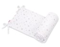 Bobono Uniwersalny ochraniacz do łóżeczka - mini gwiazdki szare na białym tle