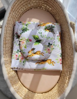 My Sweet Baby Kołderka z wypełnieniem i poduszka profilowana Miś - zestaw 2cz. - w lesie