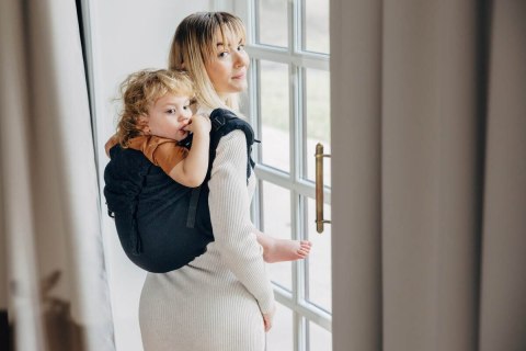 Nosidło Klamrowe Onbuhimo PRO z tkaniny żakardowej (59% bawełna, 41% wełna merino), rozmiar Preschool - PAWI OGON - PITCH BLACK