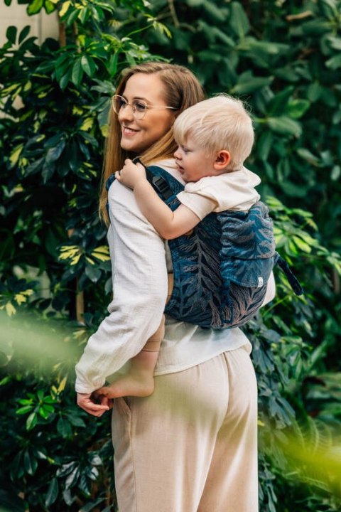 Nosidło Klamrowe Onbuhimo PRO z tkaniny żakardowej, (54% bawełna, 46% TENCEL™ Lyocell), rozmiar standard - RAINFOREST - NOCTURNA