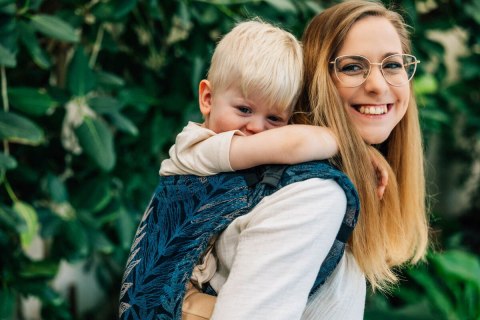 Nosidło Klamrowe Onbuhimo PRO z tkaniny żakardowej, (54% bawełna, 46% TENCEL™ Lyocell), rozmiar standard - RAINFOREST - NOCTURNA