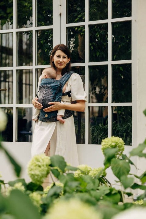 Nosidełko LennyLight z tkaniny żakardowej (54% bawełna, 46% TENCEL™ Lyocell), rozmiar standard - RAINFOREST - NOCTURNAL