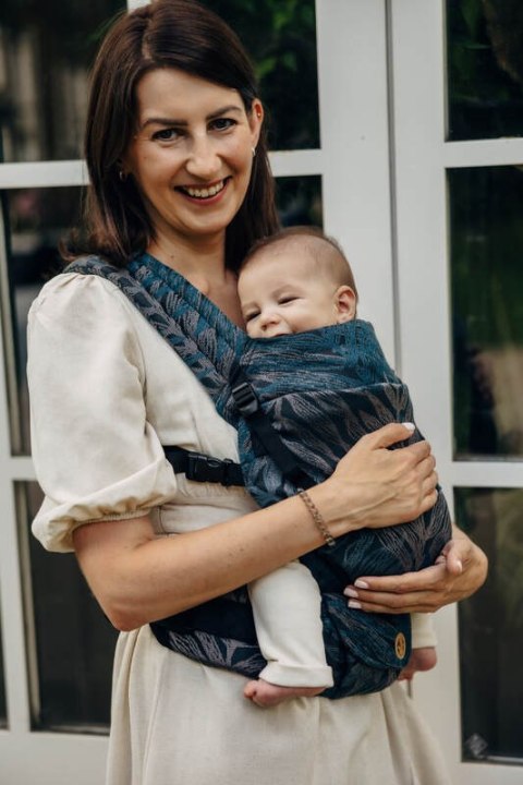 Nosidełko LennyLight z tkaniny żakardowej (54% bawełna, 46% TENCEL™ Lyocell), rozmiar standard - RAINFOREST - NOCTURNAL