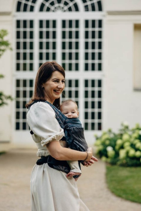 Nosidełko LennyLight z tkaniny żakardowej (54% bawełna, 46% TENCEL™ Lyocell), rozmiar standard - RAINFOREST - NOCTURNAL