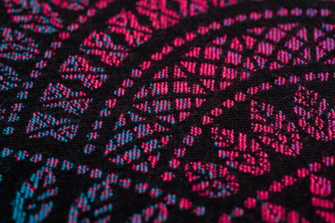 Nosidełko LennyLight z tkaniny żakardowej 60% bawełna, 28% wełna merino, 8% jedwab, 4% kaszmir , rozmiar standard, PAWI OGON - C