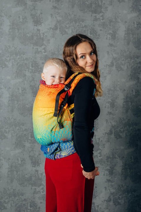Nosidełko LennyPreschool z tkaniny żakardowej 100% bawełna, rozmiar preschool - TĘCZOWY LOTOS