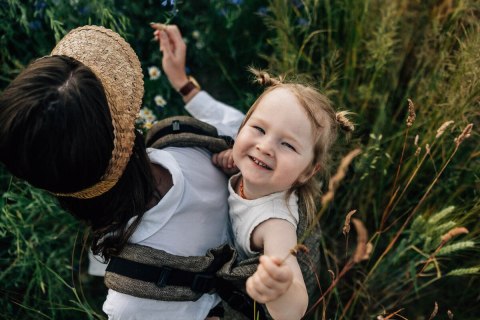 Nosidełko LennyPreschool z tkaniny żakardowej 100% len, rozmiar preschool - ARROW - WOOD