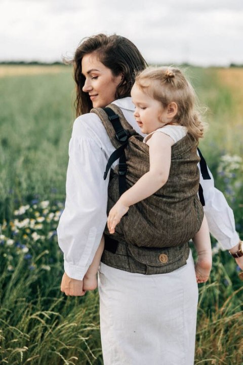 Nosidełko LennyPreschool z tkaniny żakardowej 100% len, rozmiar preschool - ARROW - WOOD