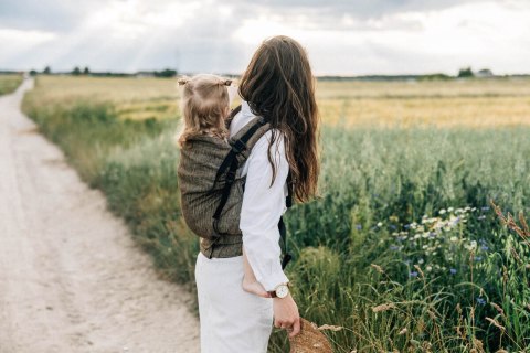 Nosidełko LennyPreschool z tkaniny żakardowej 100% len, rozmiar preschool - ARROW - WOOD