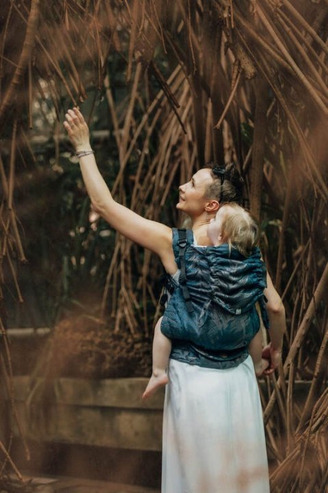 Nosidełko LennyPreschool z tkaniny żakardowej (54% bawełna, 46% TENCEL™ Lyocell), rozmiar preschool - RAINFOREST - NOCTURNAL