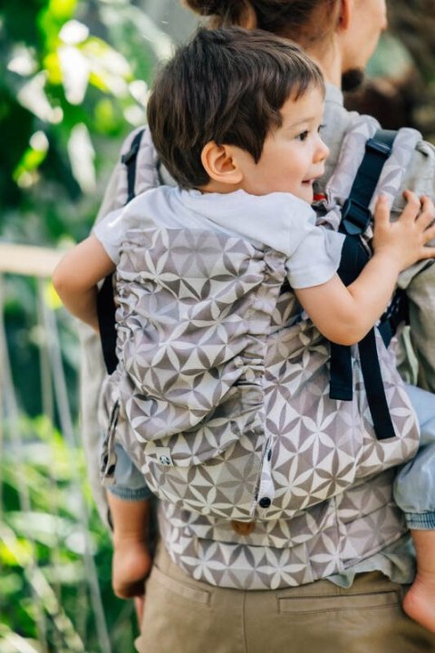 Nosidełko LennyPreschool z tkaniny żakardowej (55% bawełna, 45% TENCEL™ Lyocell), rozmiar preschool - HEXAFLOWERS - MIRROR