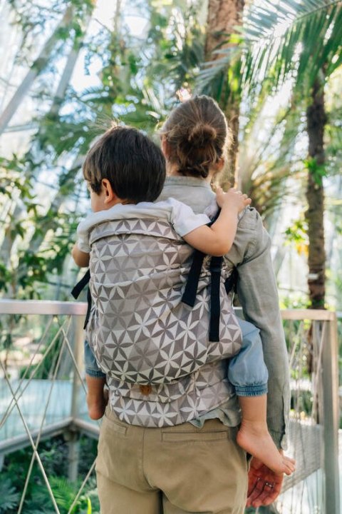 Nosidełko LennyPreschool z tkaniny żakardowej (55% bawełna, 45% TENCEL™ Lyocell), rozmiar preschool - HEXAFLOWERS - MIRROR