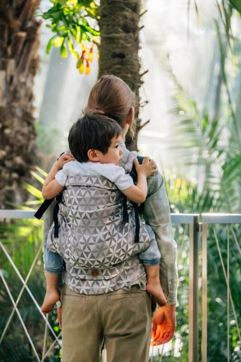 Nosidełko LennyPreschool z tkaniny żakardowej (55% bawełna, 45% TENCEL™ Lyocell), rozmiar preschool - HEXAFLOWERS - MIRROR