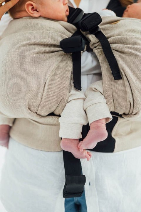 Nosidełko LennyTwin z tkaniny skośno-krzyżowej 100% bawełna, rozmiar standard - PEANUT BUTTER