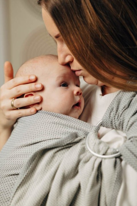 Chusta kółkowa do noszenia dzieci, tkana splotem jodełkowym, bawełna, ramię bez zakładek - MAŁA JODEŁKA SZARA - standard 1.8m