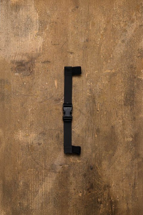 Adapter regulujący panel