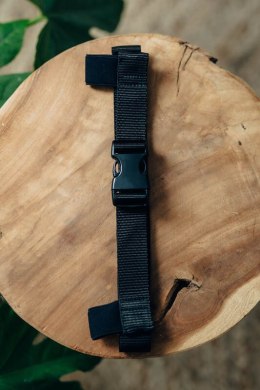 Adapter regulujący panel