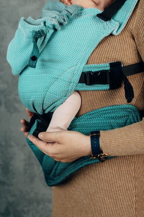 Adapter regulujący panel