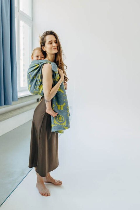 Żakardowa chusta do noszenia dzieci (37% bawełna czesana, 28% wełna merino, 23% jedwab noil, 8% jedwab morwowy, 4% kaszmir) - EK