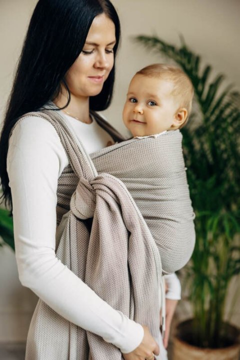 Chusta do noszenia dzieci, tkana splotem jodełkowym, bawełna - MAŁA JODEŁKA ALMOND - rozmiar L