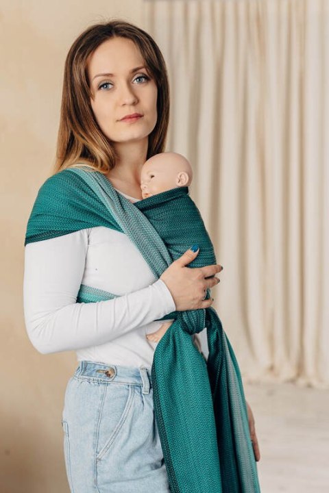 Chusta dla dzieci z niską wagą urodzeniową - MAŁA JODEŁKA OMBRE ZIELEŃ, splot jodełkowy (100% bawełna) - rozmiar M