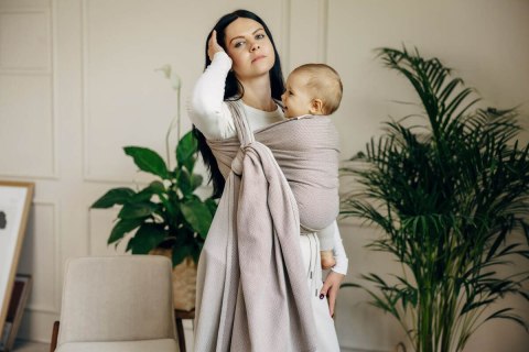 Chusta do noszenia dzieci, tkana splotem jodełkowym, bawełna - MAŁA JODEŁKA ALMOND - rozmiar S