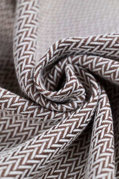 Chusta do noszenia dzieci, tkana splotem jodełkowym, bawełna - MAŁA JODEŁKA ALMOND - rozmiar S