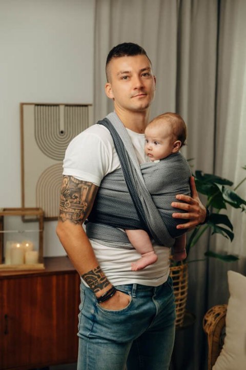 Chusta do noszenia dzieci, tkana splotem jodełkowym, bawełna - MAŁA JODEŁKA OMBRE SZARY - rozmiar S