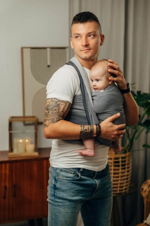 Chusta do noszenia dzieci, tkana splotem jodełkowym, bawełna - MAŁA JODEŁKA OMBRE SZARY - rozmiar S