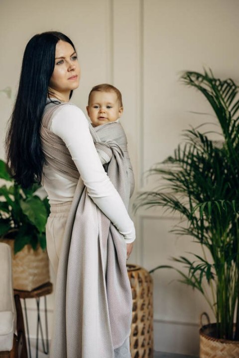 Chusta do noszenia dzieci, tkana splotem jodełkowym, bawełna - MAŁA JODEŁKA ALMOND - rozmiar XS