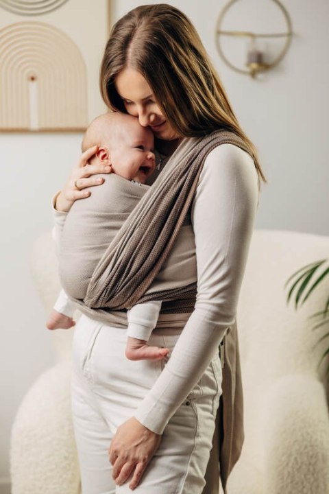 Moja pierwsza chusta do noszenia dzieci, tkana splotem jodełkowym, bawełna - MAŁA JODEŁKA BABY CAFFE LATTE - rozmiar XS