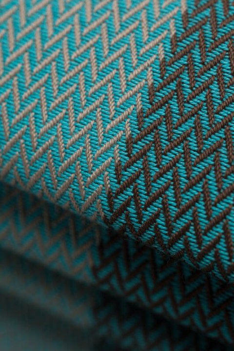 Moja pierwsza chusta do noszenia dzieci, tkana splotem jodełkowym, bawełna - MAŁA JODEŁKA BABY MINT - rozmiar XS