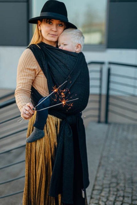 Żakardowa chusta do noszenia dzieci, 59% bawełna, 41% wełna merino - PAWI OGON - PITCH BLACK - rozmiar S