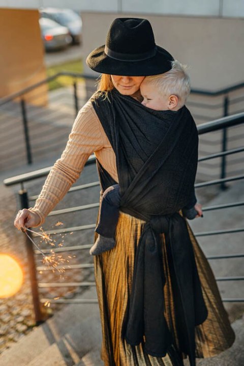 Żakardowa chusta do noszenia dzieci, 59% bawełna, 41% wełna merino - PAWI OGON - PITCH BLACK - rozmiar S