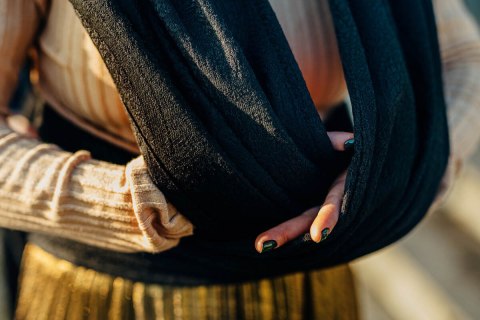 Żakardowa chusta do noszenia dzieci, 59% bawełna, 41% wełna merino - PAWI OGON - PITCH BLACK - rozmiar XS