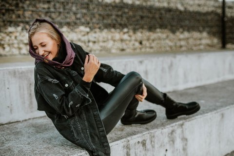 Komin (warstwa zewnętrzna 60% Bawełna 28% Len 12% Jedwab Tussah; warstwa wewnętrzna 100% bawełna) - MAŁA PERŁA VARIETE Z CZARNYM