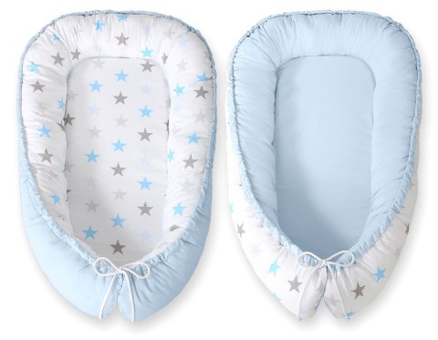 Bobono Kokon niemowlęcy dwustronny kojec otulacz Premium BOBONO- Gwiazdy niebiesko-szare/niebieski