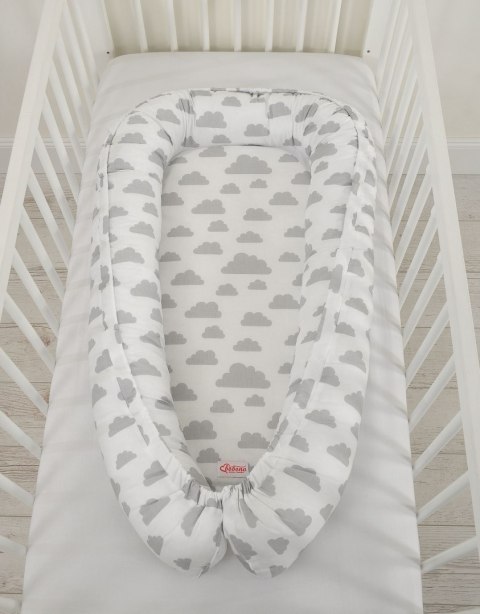 Bobono Kokon niemowlęcy dwustronny kojec otulacz Premium BOBONO- chmurki szare