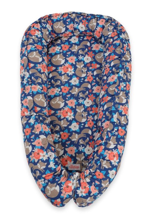 Bobono Kokon niemowlęcy dwustronny kojec otulacz Premium BOBONO- lisia rodzinka na niebieskim