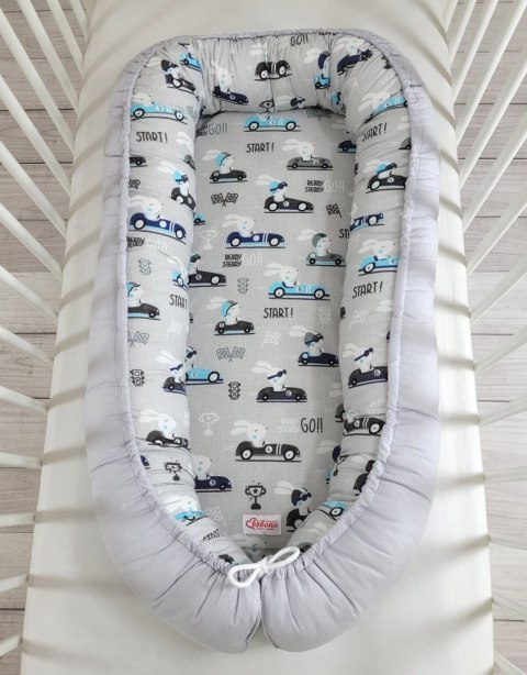 Bobono Kokon niemowlęcy dwustronny kojec otulacz Premium BOBONO- zające w autkach szare/ szary