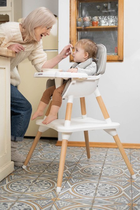 CARETERO KRZESEŁKO DO KARMIENIA TUVA PINK