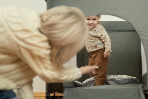 CARETERO ŁÓŻECZKO TURYSTYCZNE ESTI Z OPUSZCZANYM BOKIEM BROWN