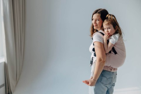 Nosidełko LennyPreschool z tkaniny skośno-krzyżowej (50% bawełna, 50% wiskoza bambusowa), rozmiar preschool - MARSHMALLOW