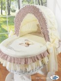 My Sweet Baby Kosz Mojżesza z budką- Miś z kokardką biały + kremowo-brązowo pościel z haftem